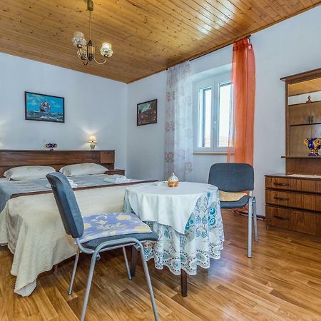 Guest House Robert I Mirna Bale Exterior foto