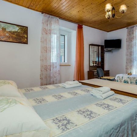 Guest House Robert I Mirna Bale Exterior foto