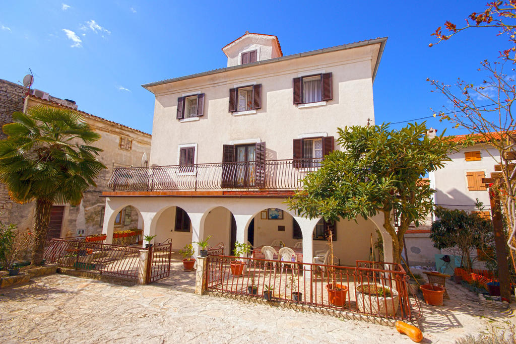 Guest House Robert I Mirna Bale Exterior foto