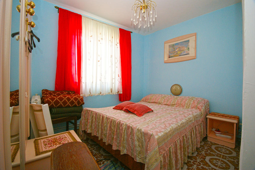 Guest House Robert I Mirna Bale Exterior foto