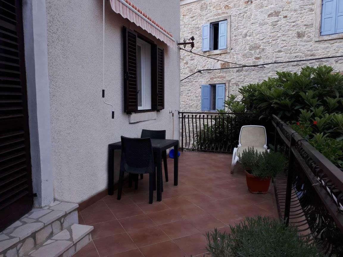 Guest House Robert I Mirna Bale Exterior foto