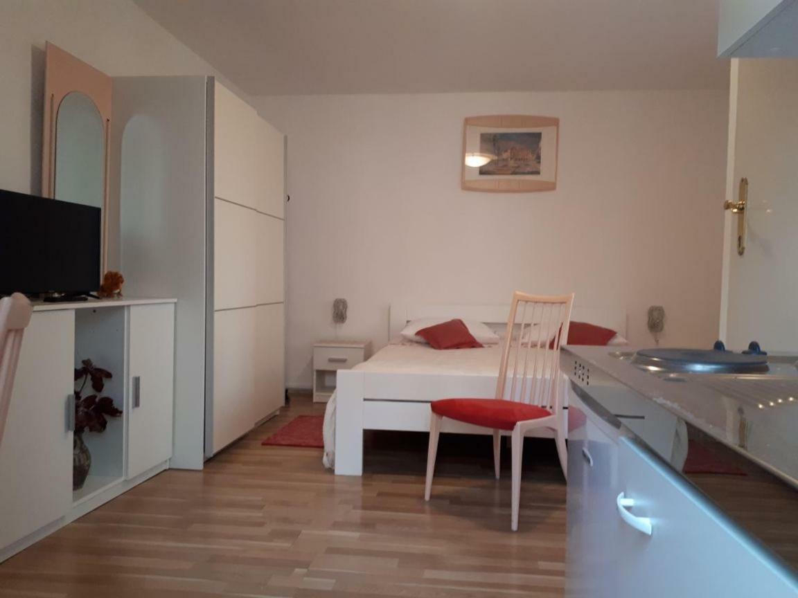 Guest House Robert I Mirna Bale Exterior foto