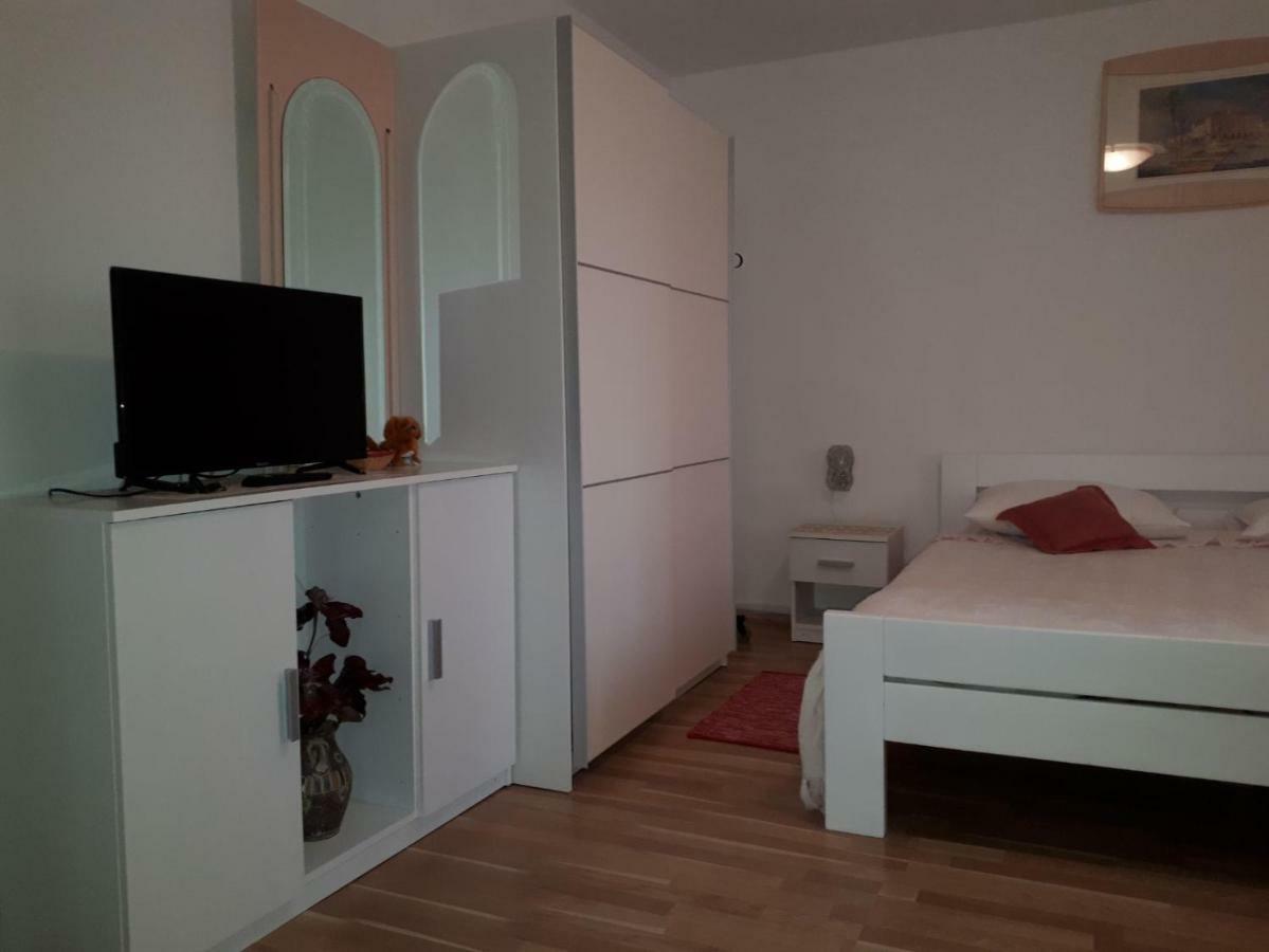 Guest House Robert I Mirna Bale Exterior foto