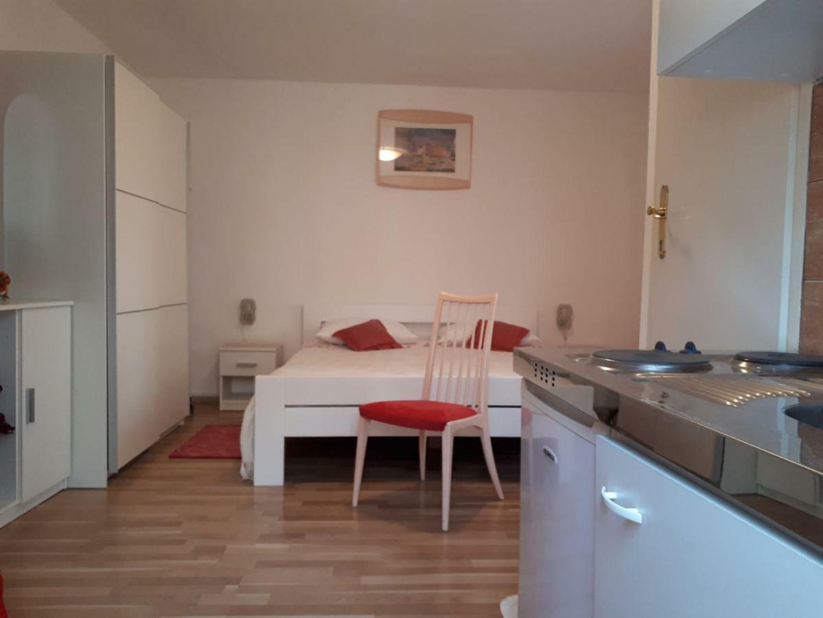 Guest House Robert I Mirna Bale Exterior foto