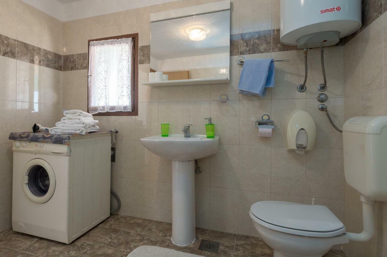 Guest House Robert I Mirna Bale Exterior foto