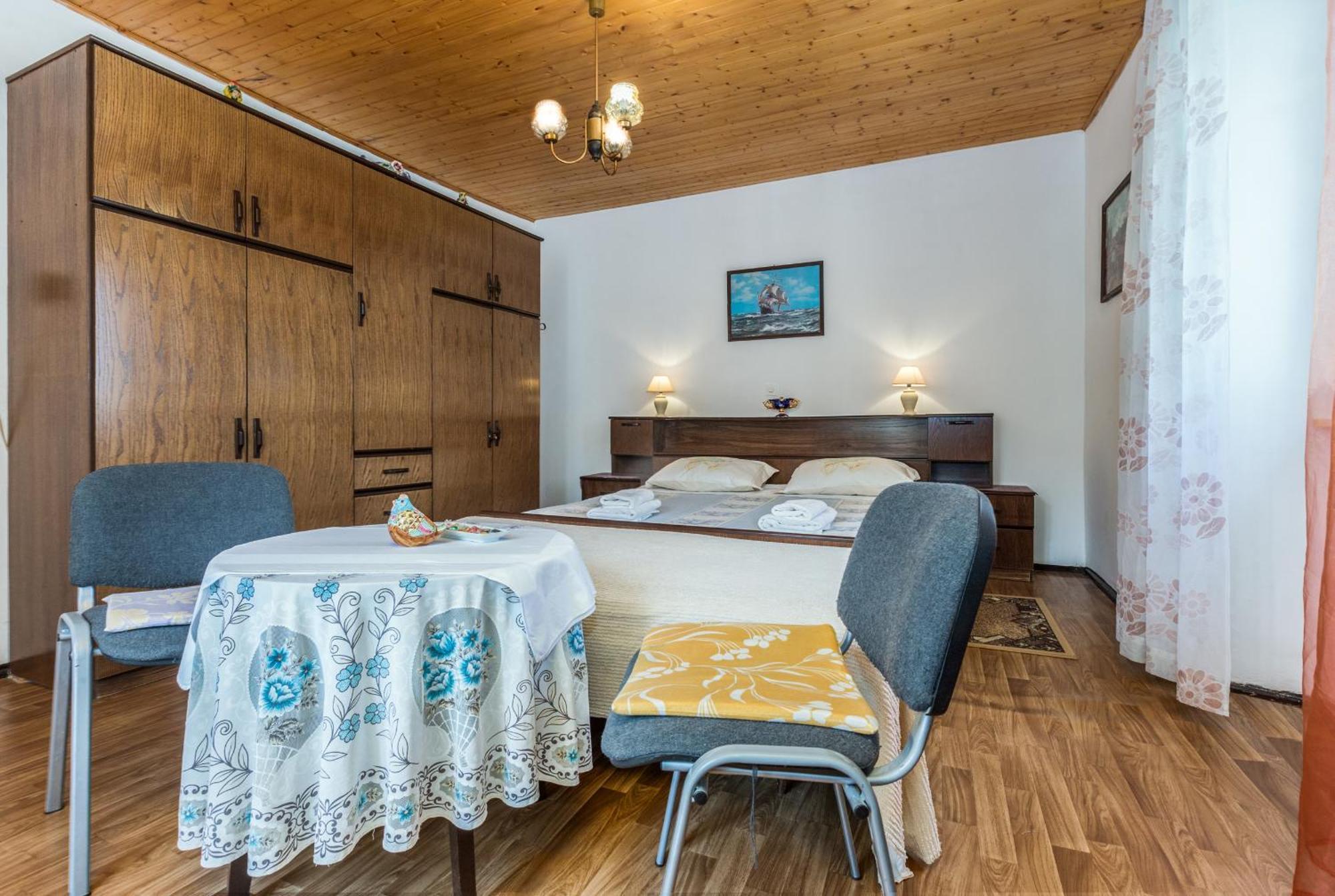Guest House Robert I Mirna Bale Exterior foto